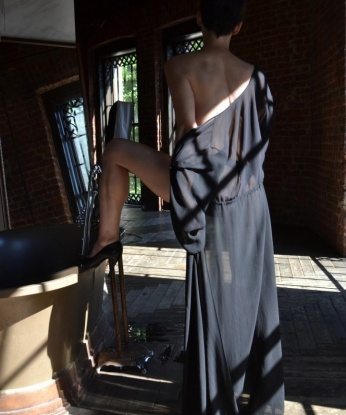 В моих объятьях ты окунешься в океан страсти. Я сделаю все, что бы ты почувствовал себя настоящим мужчиной. 💋
🔥 Мои услуги включают классический секс, оральный секс, эротический массаж и многое другое. Я готова исполнить все твои фантазии и сделать твои мечты реальностью. 😍
🌹 Встречи проходят в комфортабельной атмосфере, где ты сможешь полностью расслабиться и насладиться каждым мгновением. 🌸
✨ Мои клиенты оставляют самые лестные отзывы о наших встречах. Уверена, и тебе понравится время, проведенное со мной. 💕
📷 Фото в моем профиле настоящие и отражают мою красоту и сексуальность. Но все это лишь предвкушение того, что ждет тебя в нашей встрече. 😉
🌃 Живу в самом сердце Москвы и рада встретиться с тобой в любое удобное для тебя время. Давай сделаем нашу встречу незабываемой! 🌹 11527, 33 года